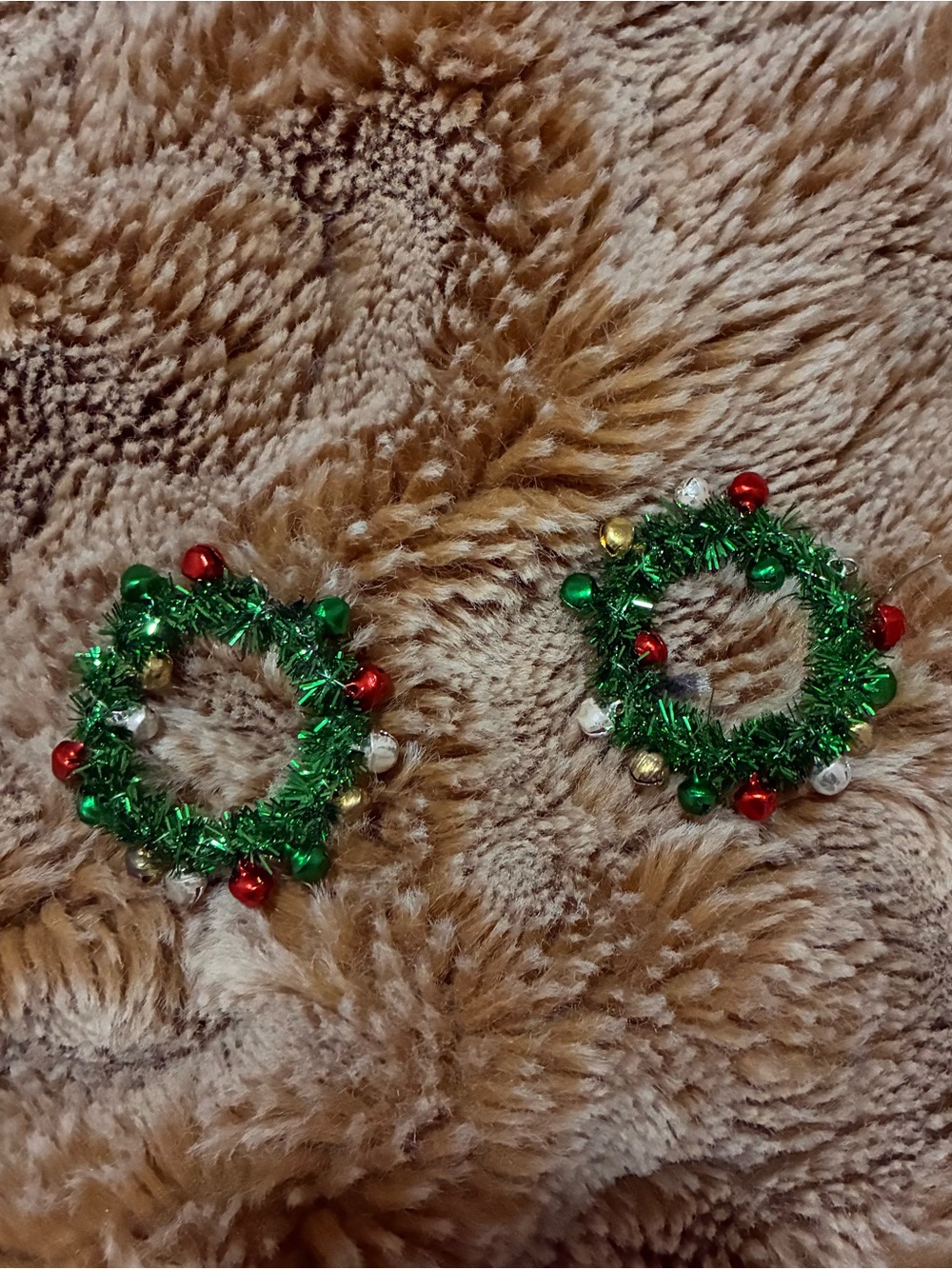 NWOT Festive Green Tinsel Wreath Earrings with Multicolor Bells